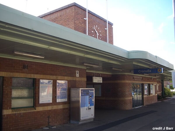trains Cronulla to Sydney
